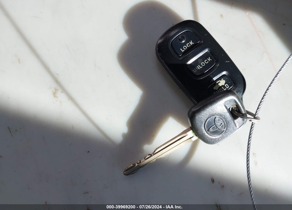 2005 TOYOTA CAMRY LE VIN: 4T1BE32KX5U030466