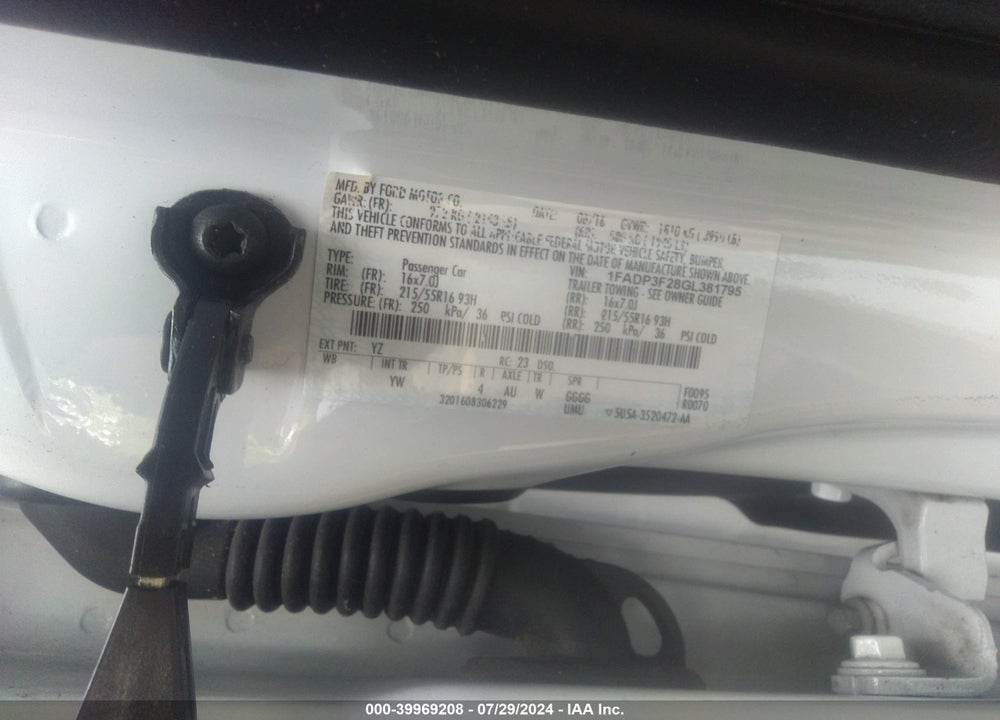 2016 FORD FOCUS SE VIN: 1FADP3F28GL381795