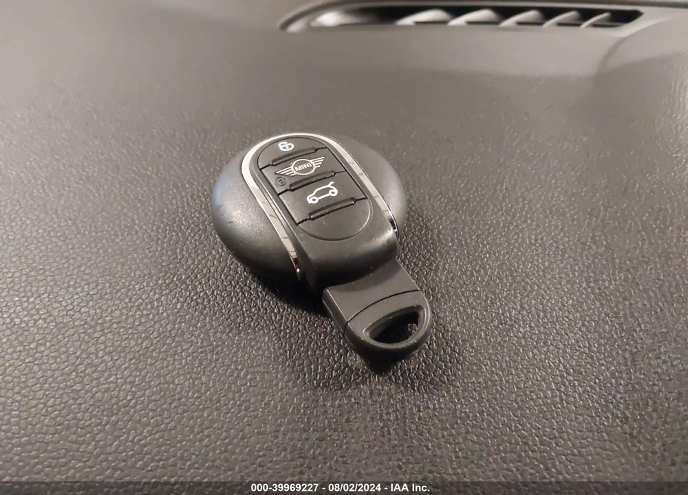 2017 MINI HARDTOP COOPER S VIN: WMWXU3C59H2D32613