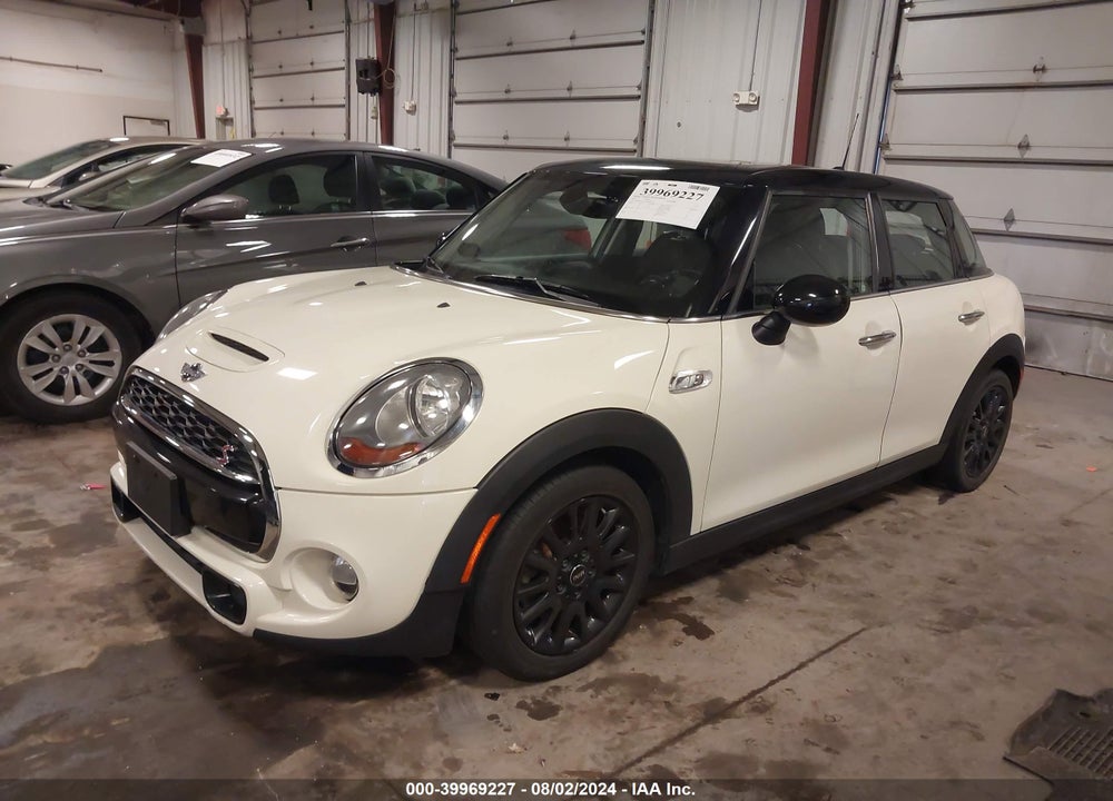 2017 MINI HARDTOP COOPER S VIN: WMWXU3C59H2D32613