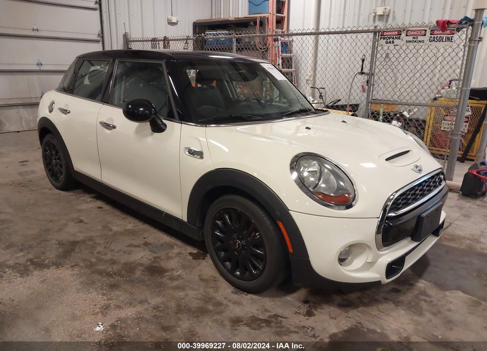 2017 MINI HARDTOP COOPER S VIN: WMWXU3C59H2D32613