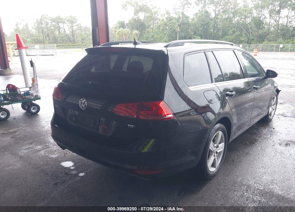 2015 VOLKSWAGEN GOLF SPORTWAGEN TDI S 4-DOOR VIN: 3VWCA7AU4FM501481