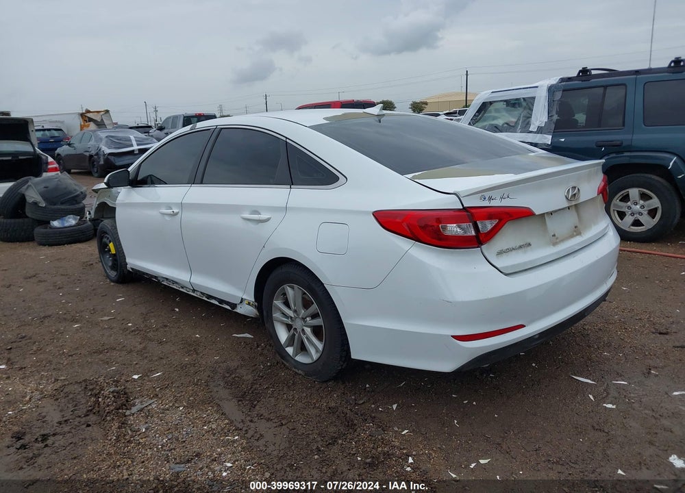 2015 HYUNDAI SONATA SE VIN: 5NPE24AF7FH134056