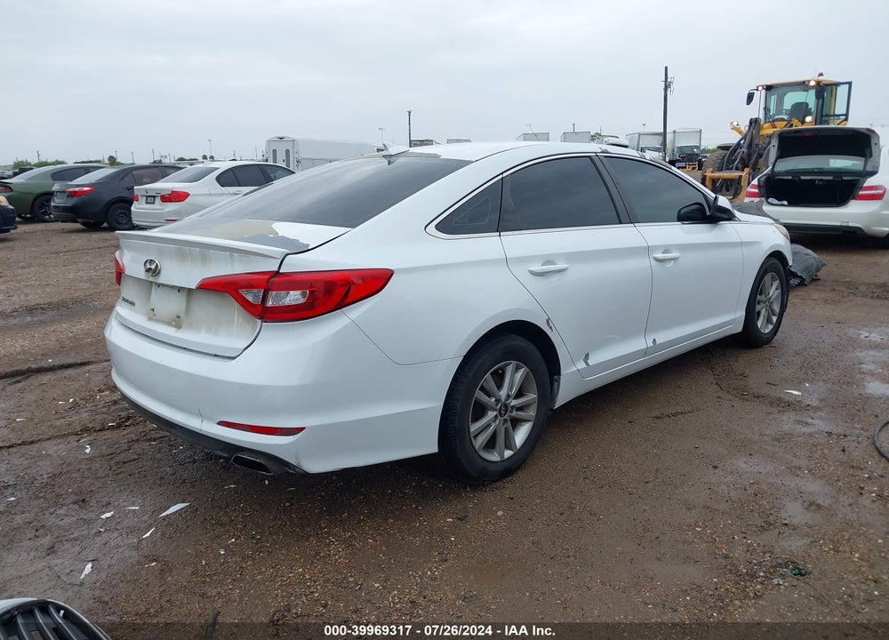 2015 HYUNDAI SONATA SE VIN: 5NPE24AF7FH134056