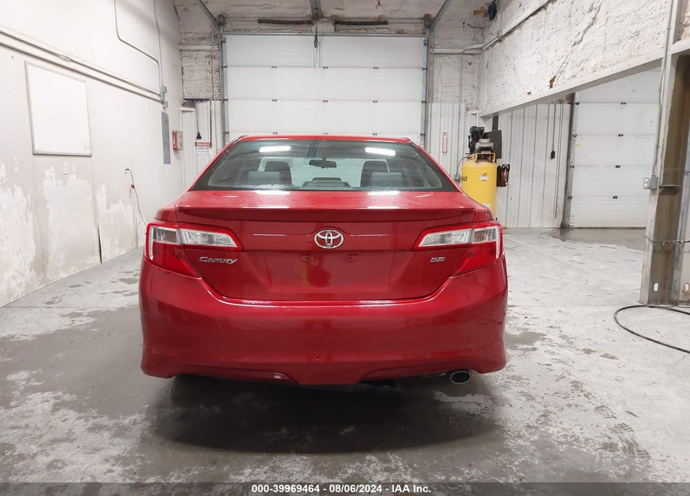2013 TOYOTA CAMRY SE VIN: 4T1BF1FK0DU657574
