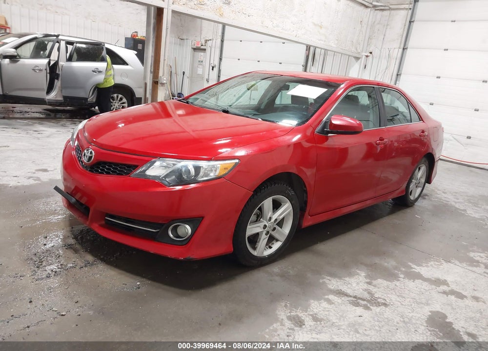 2013 TOYOTA CAMRY SE VIN: 4T1BF1FK0DU657574