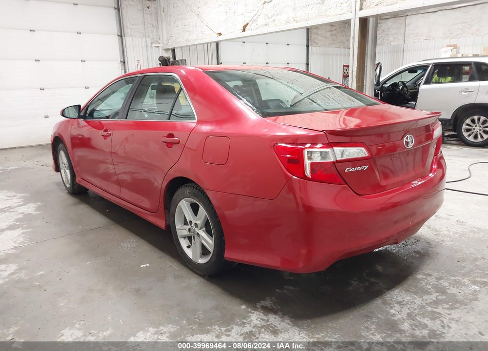 2013 TOYOTA CAMRY SE VIN: 4T1BF1FK0DU657574