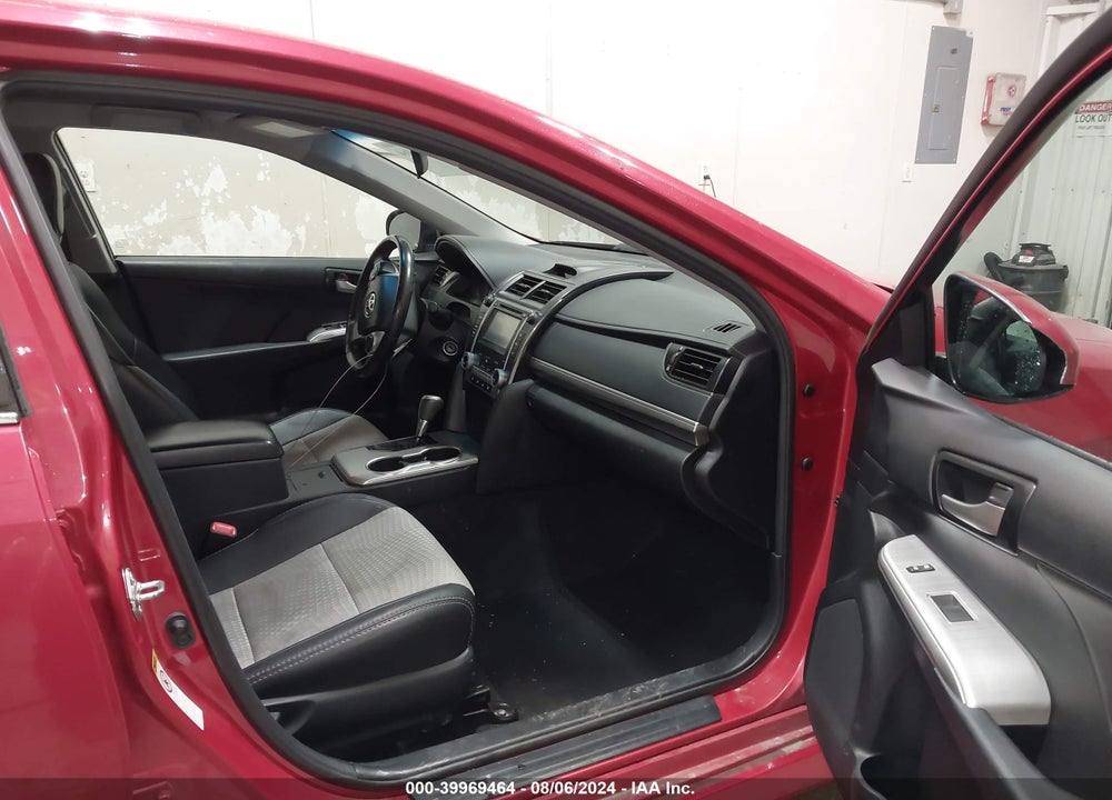 2013 TOYOTA CAMRY SE VIN: 4T1BF1FK0DU657574