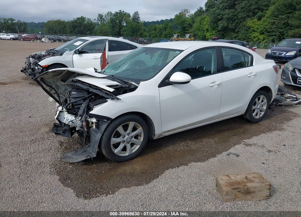 2011 MAZDA 3 I TOURING VIN: JM1BL1VF7B1357059