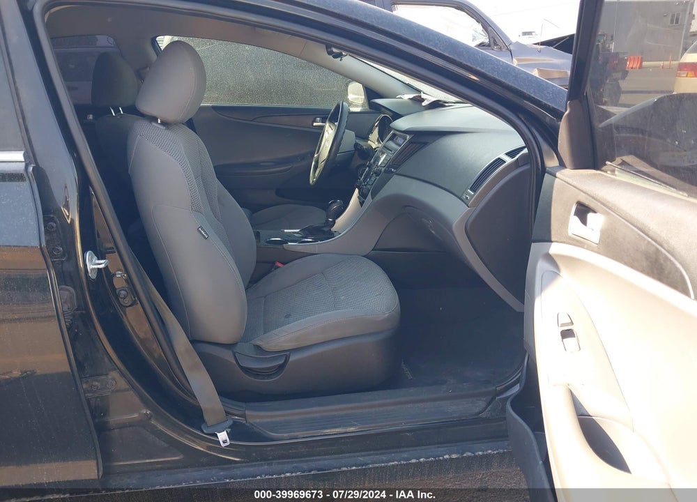 2013 HYUNDAI SONATA GLS VIN: 5NPEB4AC6DH731489
