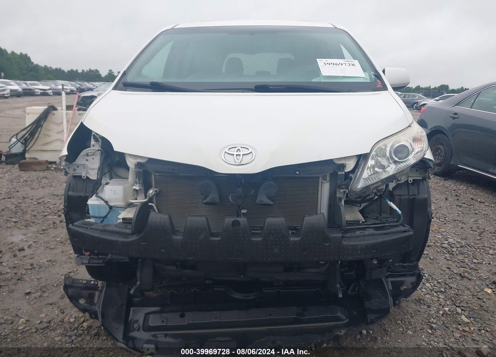 2016 TOYOTA SIENNA XLE 8 PASSENGER VIN: 5TDYK3DC7GS697094
