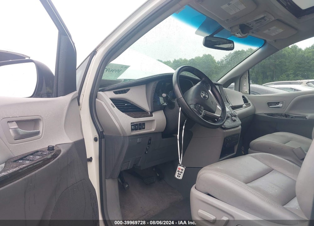 2016 TOYOTA SIENNA XLE 8 PASSENGER VIN: 5TDYK3DC7GS697094