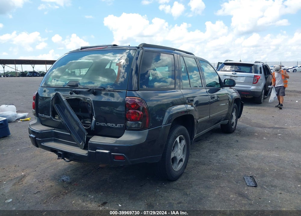 2004 CHEVROLET TRAILBLAZER LS VIN: 1GNDT13S642217713