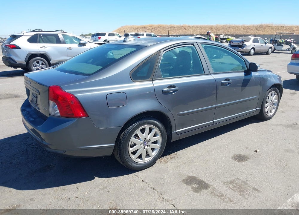 2008 VOLVO S40 2.4I VIN: YV1MS390582403305