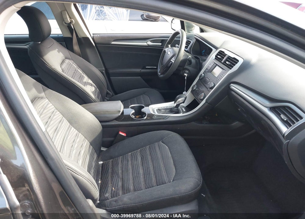 2016 FORD FUSION SE VIN: 3FA6P0HD8GR241110