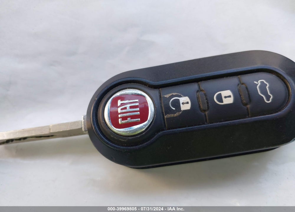 2013 FIAT 500C POP VIN: 3C3CFFDR7DT749382