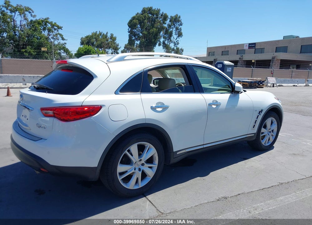 2014 INFINITI QX70 VIN: JN8CS1MW4EM411336