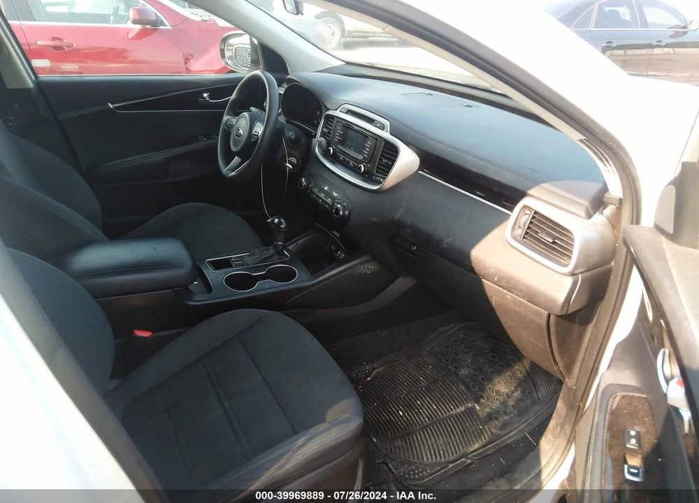 2016 KIA SORENTO 2.4L LX VIN: 5XYPG4A36GG182575