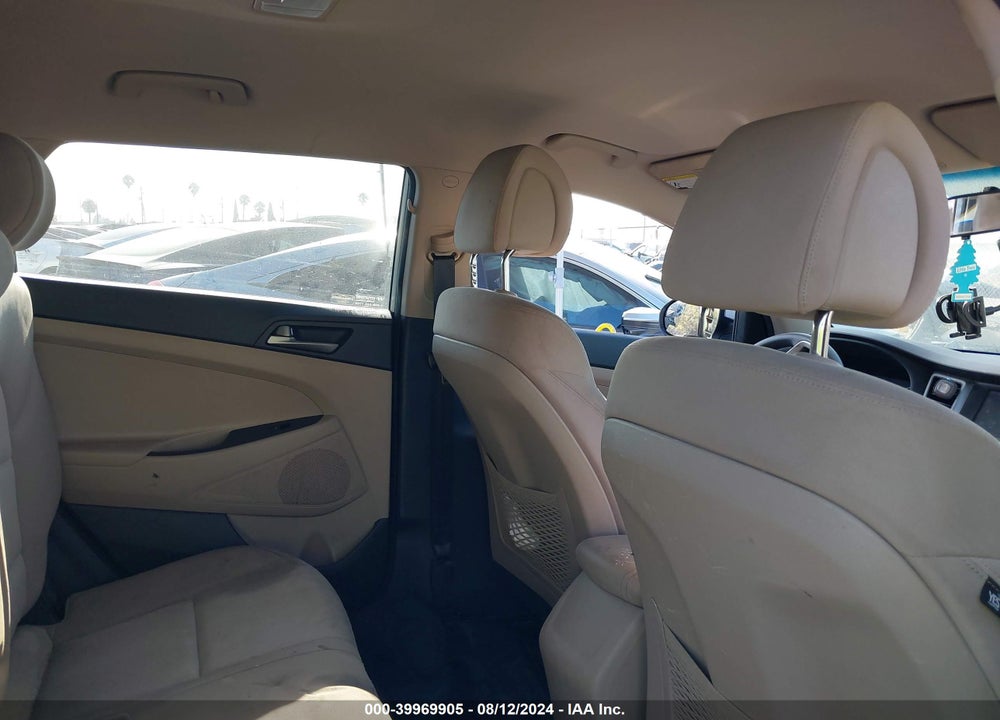 2018 HYUNDAI TUCSON VIN: KM8J33A42JU627660