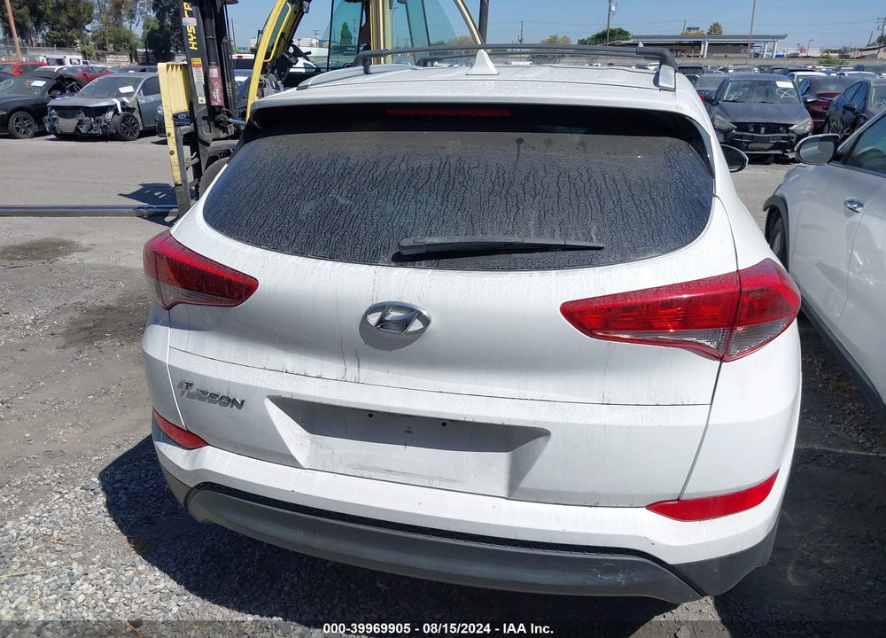 2018 HYUNDAI TUCSON VIN: KM8J33A42JU627660