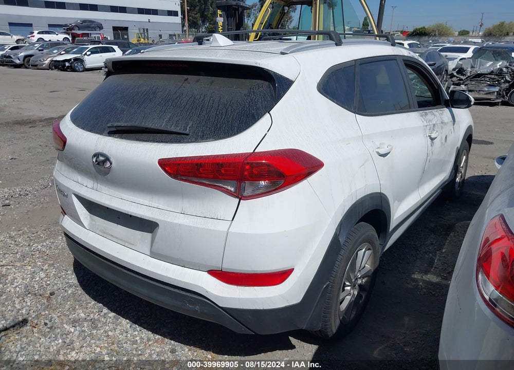 2018 HYUNDAI TUCSON VIN: KM8J33A42JU627660