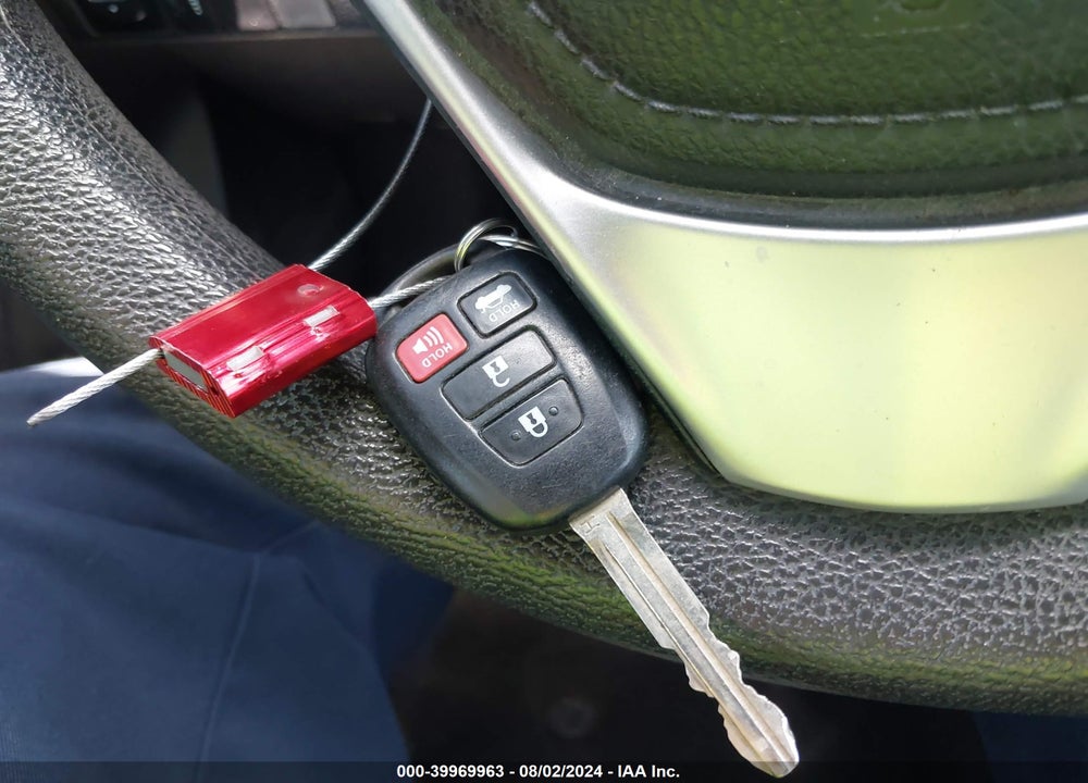 2017 TOYOTA COROLLA LE VIN: 5YFBURHE5HP690105