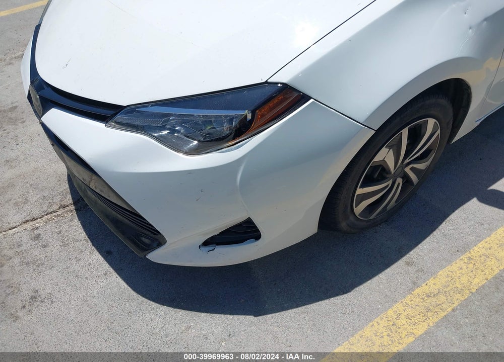 2017 TOYOTA COROLLA LE VIN: 5YFBURHE5HP690105