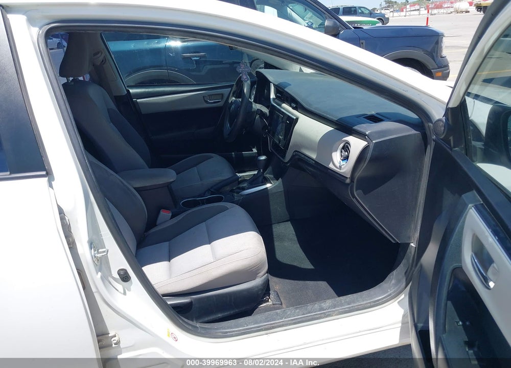 2017 TOYOTA COROLLA LE VIN: 5YFBURHE5HP690105