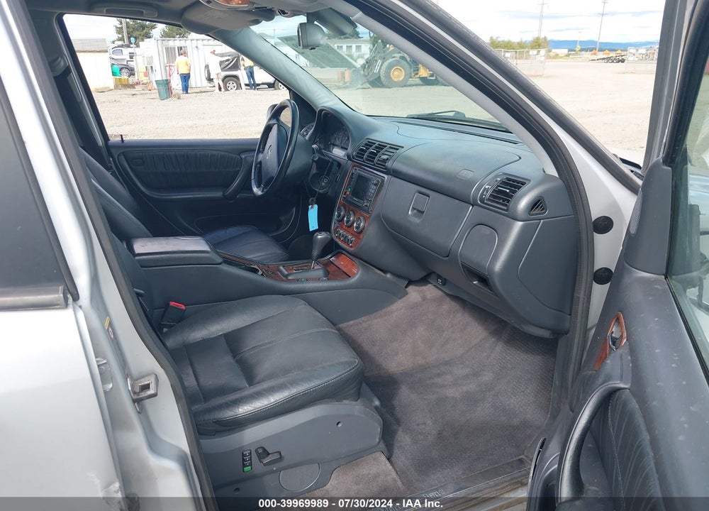 2004 MERCEDES-BENZ ML 350 4MATIC VIN: 4JGAB57E74A470230