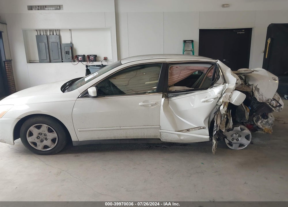 2005 HONDA ACCORD 2.4 LX VIN: 1HGCM56425A135458