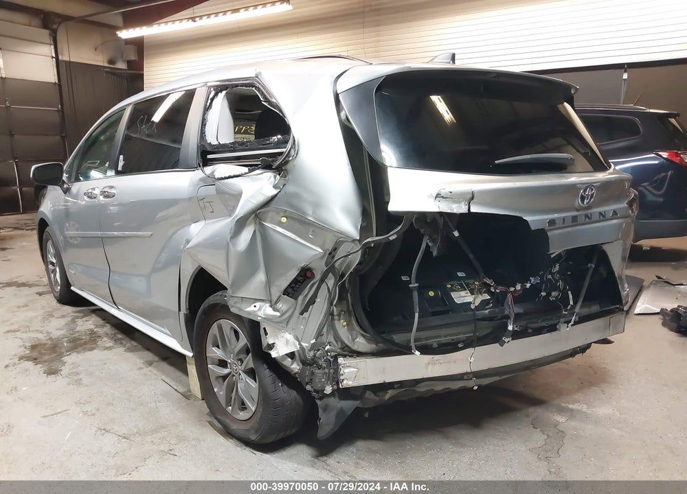 2021 TOYOTA SIENNA VIN: 5TDYSKFC4MS020376