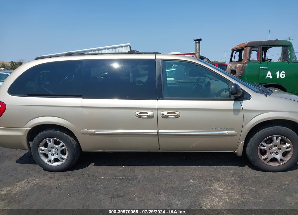 2001 DODGE GRAND CARAVAN ES VIN: 2B8GT54L11R140875