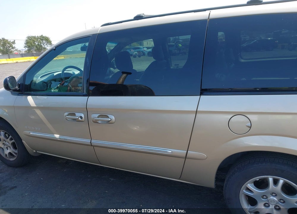 2001 DODGE GRAND CARAVAN ES VIN: 2B8GT54L11R140875