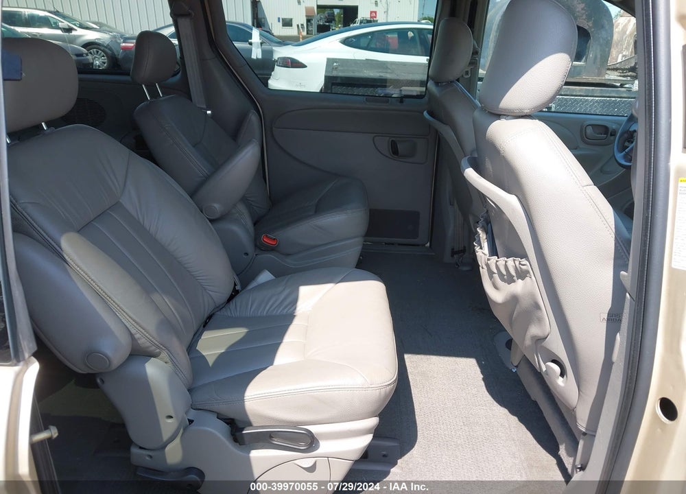 2001 DODGE GRAND CARAVAN ES VIN: 2B8GT54L11R140875