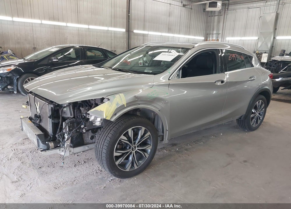 2017 INFINITI QX30 LUXURY VIN: SJKCH5CR8HA033702