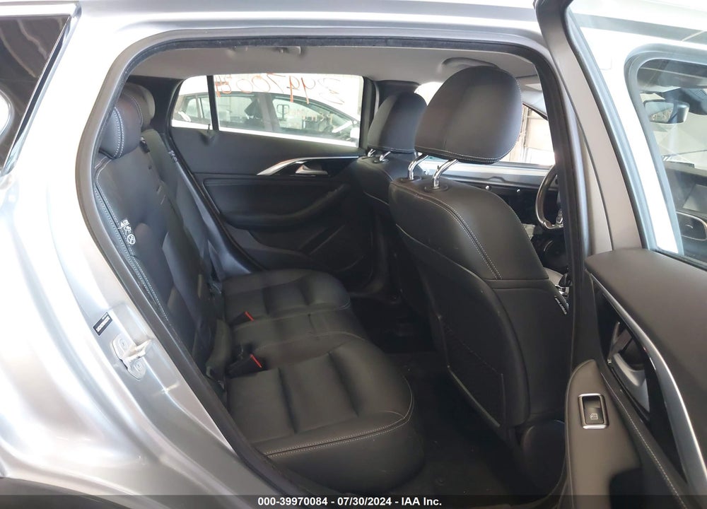 2017 INFINITI QX30 LUXURY VIN: SJKCH5CR8HA033702