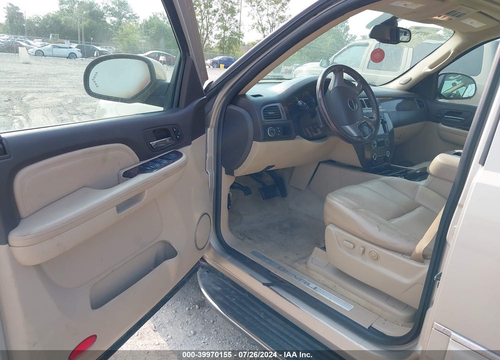 2008 GMC YUKON XL 1500 DENALI VIN: 1GKFK668X8J126042