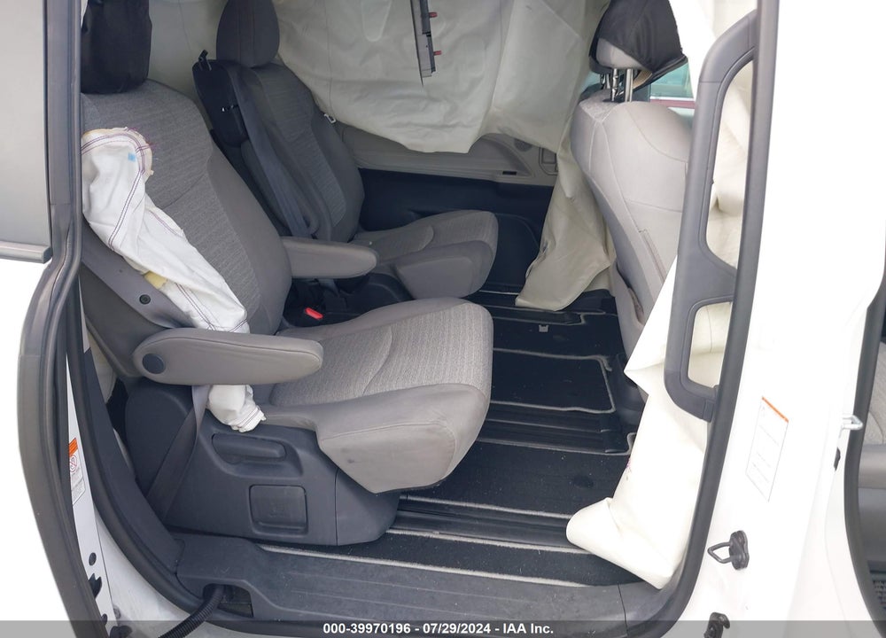 2021 TOYOTA SIENNA LE VIN: 5TDKRKEC4MS047287