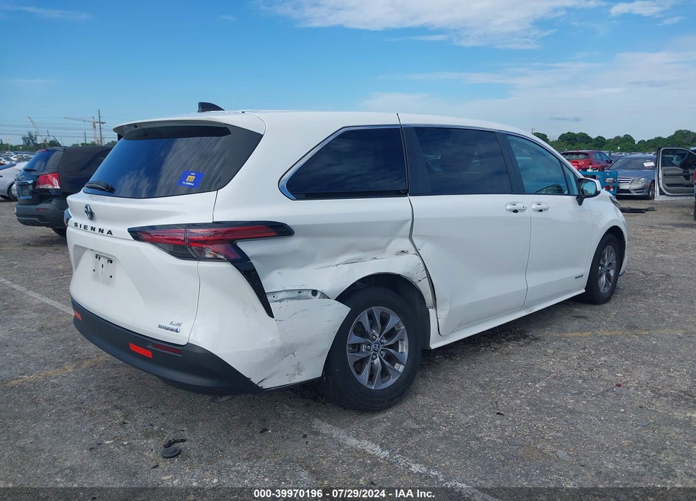 2021 TOYOTA SIENNA LE VIN: 5TDKRKEC4MS047287