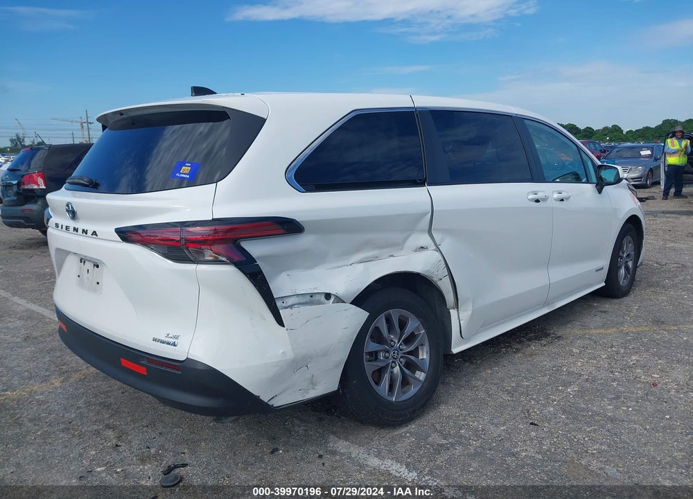 2021 TOYOTA SIENNA LE VIN: 5TDKRKEC4MS047287