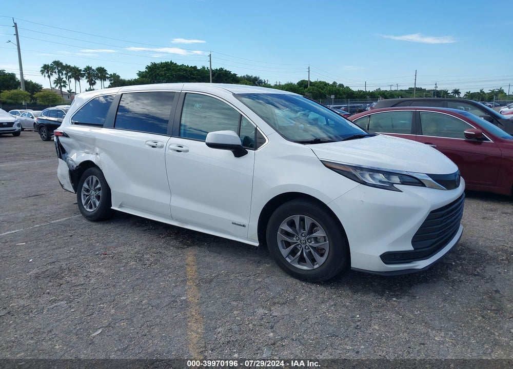 2021 TOYOTA SIENNA LE VIN: 5TDKRKEC4MS047287