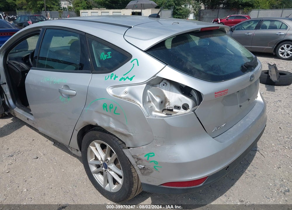 2016 FORD FOCUS SE VIN: 1FADP3K22GL327673