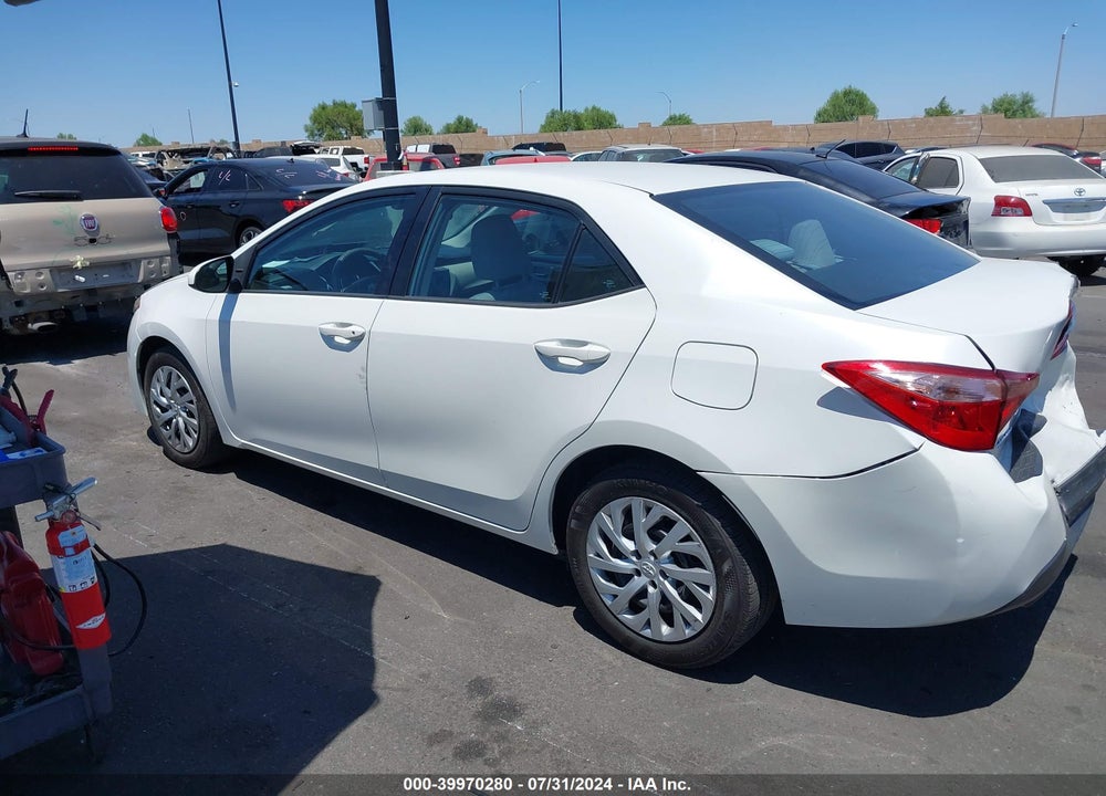 2018 TOYOTA COROLLA LE VIN: 5YFBURHE2JP759970