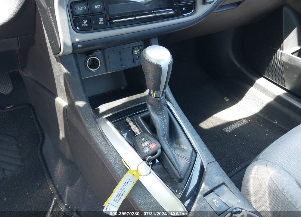 2018 TOYOTA COROLLA LE VIN: 5YFBURHE2JP759970