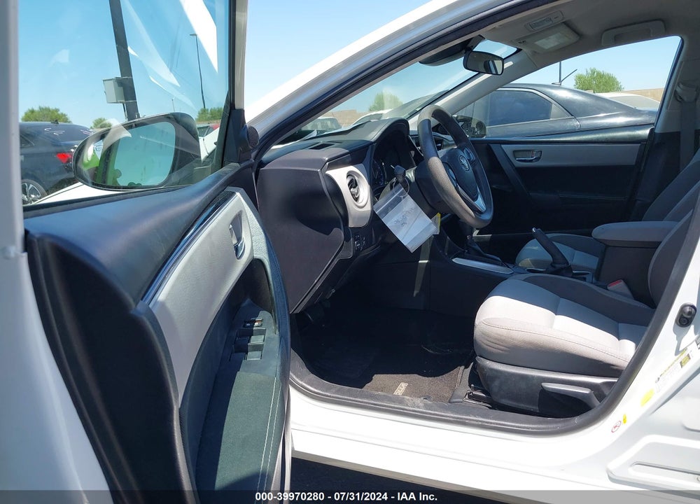 2018 TOYOTA COROLLA LE VIN: 5YFBURHE2JP759970