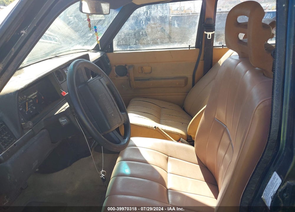 1993 VOLVO 240 VIN: YV1AW831XP1942027