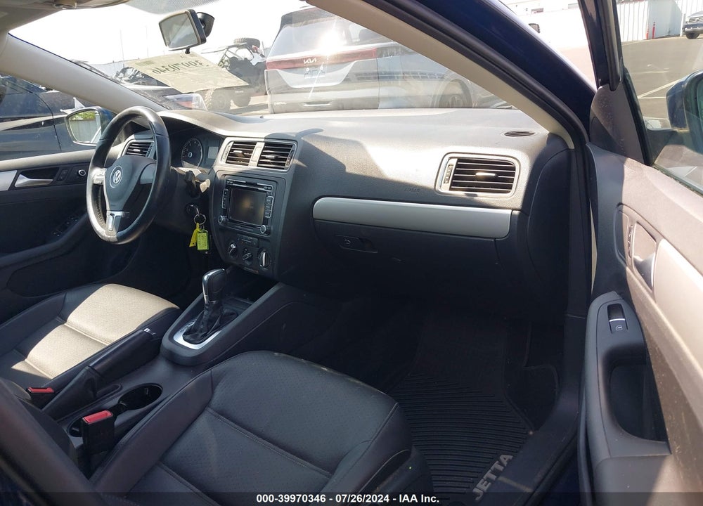 2013 VOLKSWAGEN JETTA 2.5L SE VIN: 3VWDP7AJ5DM371829