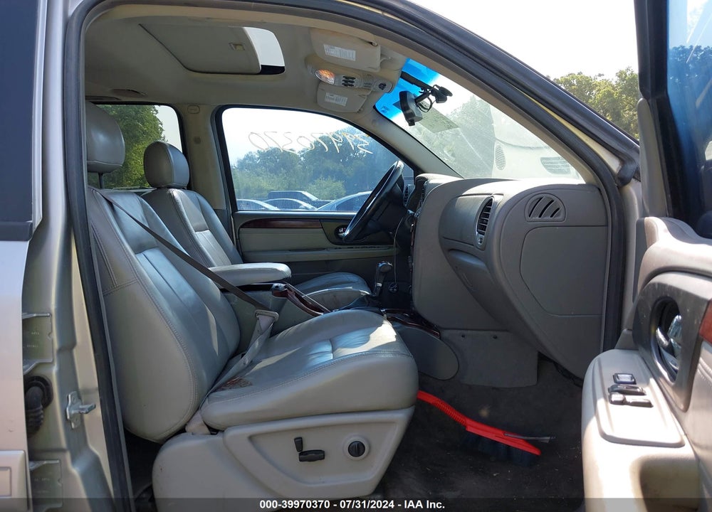 2005 GMC ENVOY XL SLT VIN: 1GKET16S856151561