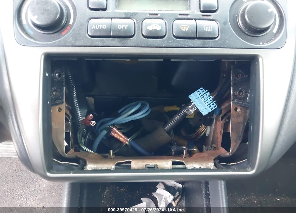 2002 HONDA ACCORD 3.0 EX VIN: 1HGCG225X2A024141
