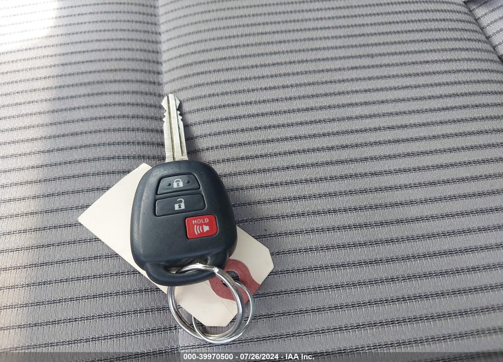 2013 TOYOTA RAV4 XLE VIN: 2T3RFREVXDW110103